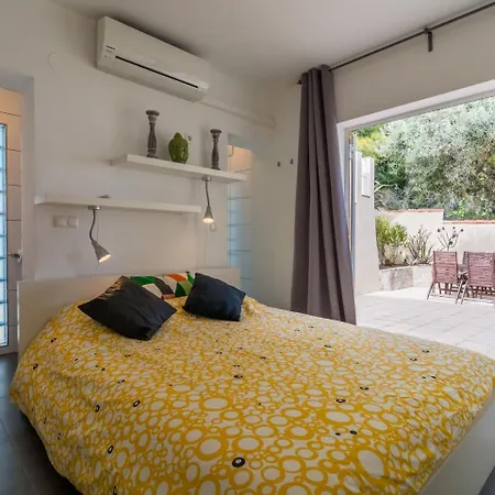 Villa Spacious Family Villa, *