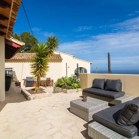 Vila Spacious Family Villa,